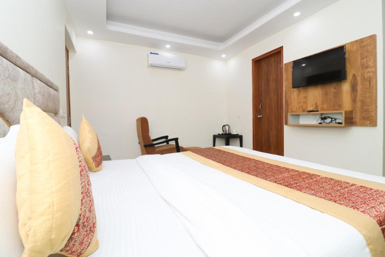 Hotel Belwood Suites - Near New Delhi Airport Eksteriør bilde